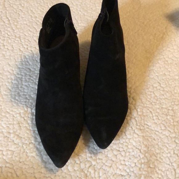 Clarks Bootie - Picture 2 of 9